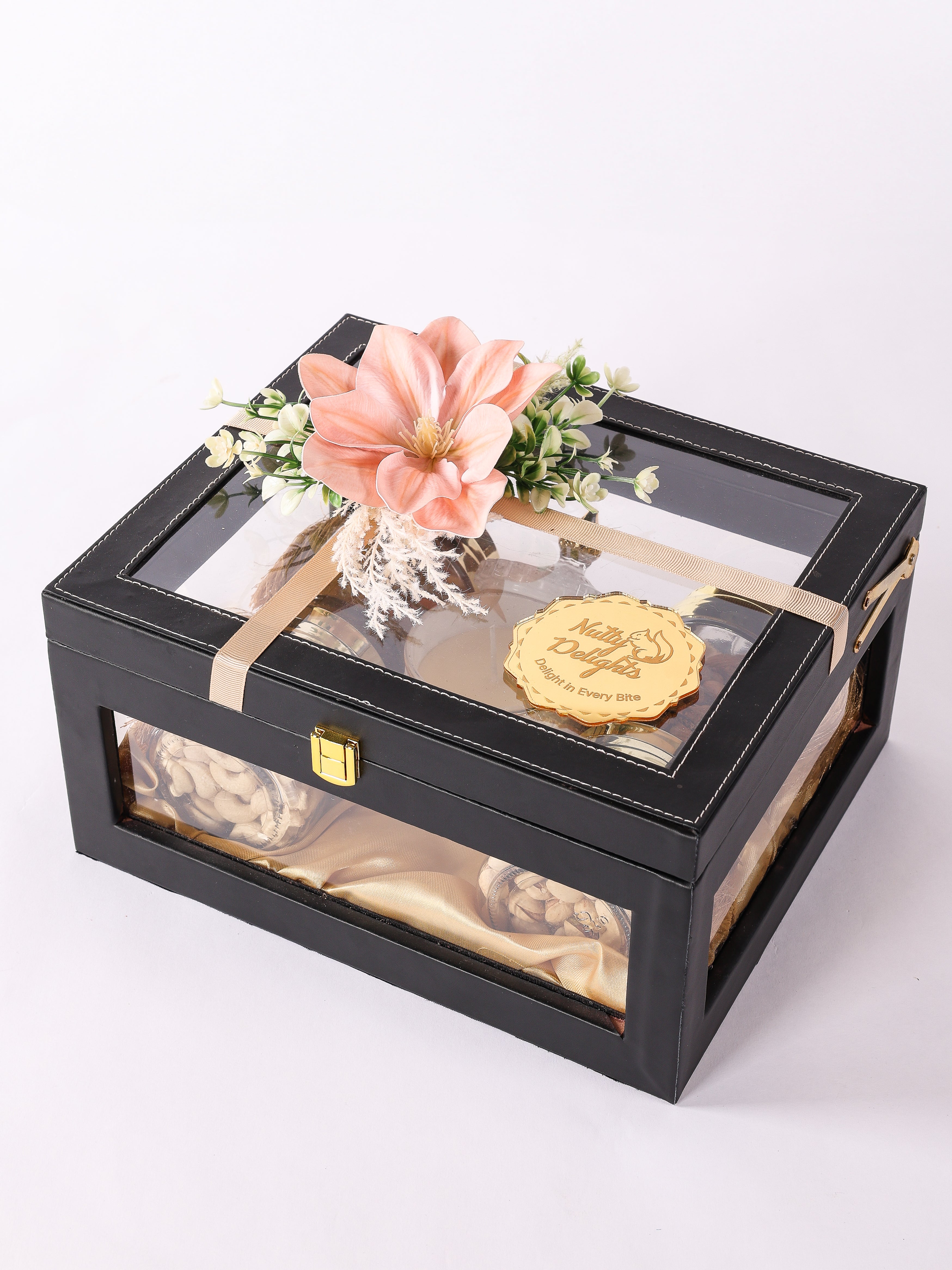 VINTAGE CHARM HAMPER