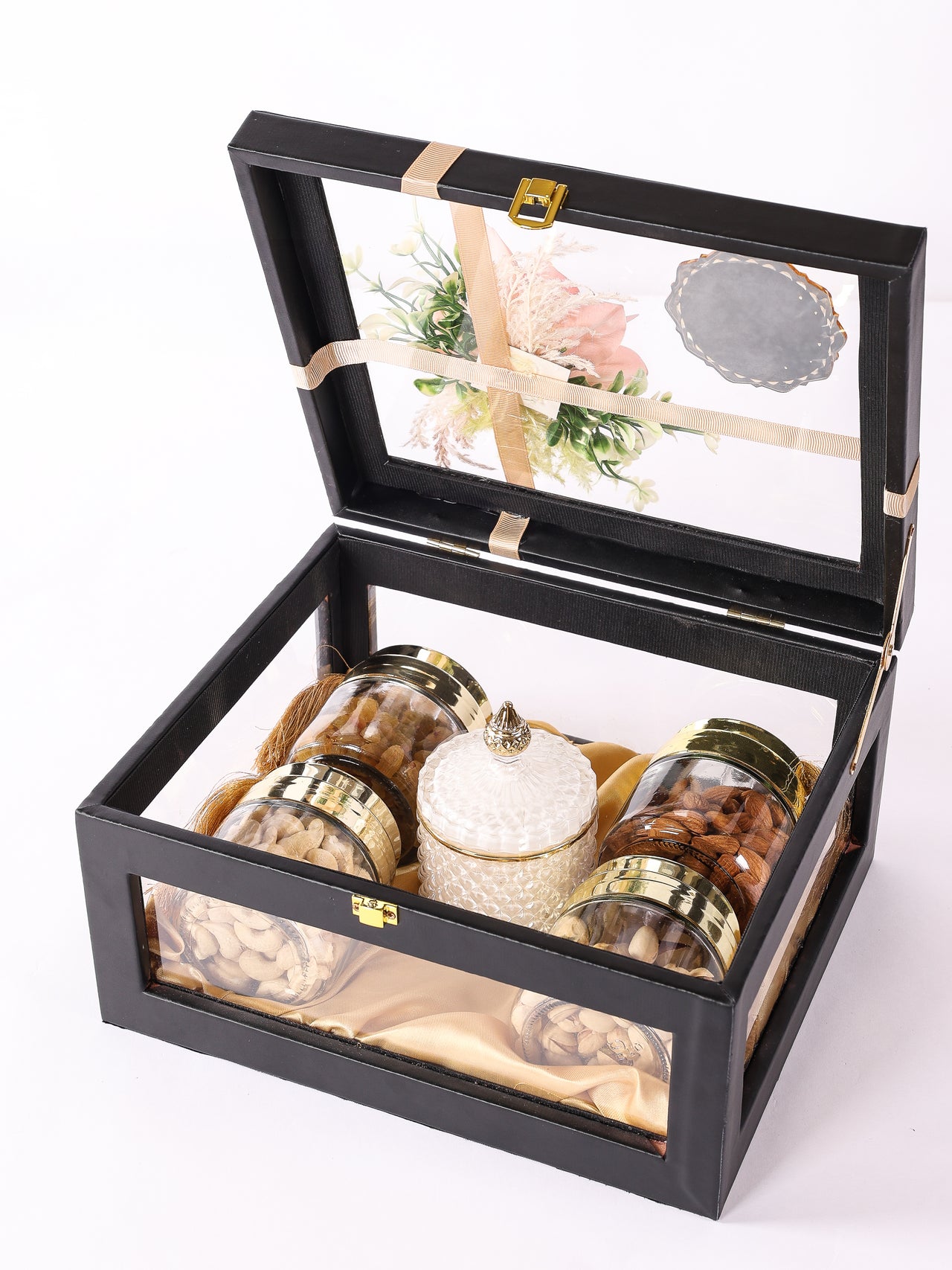 VINTAGE  CHARM  HAMPER